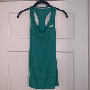 Nike women’s athletic running green tank top